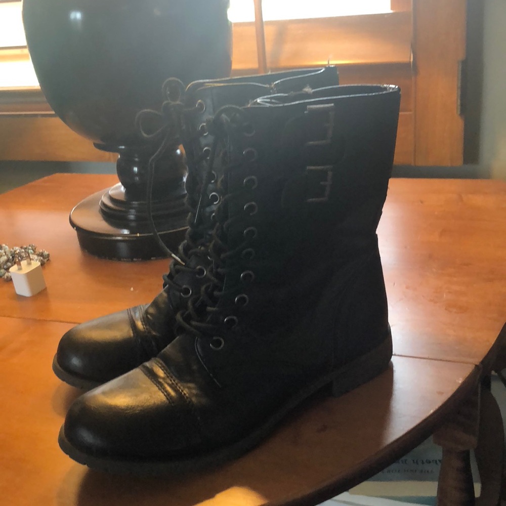 Woman’s Combat Boots